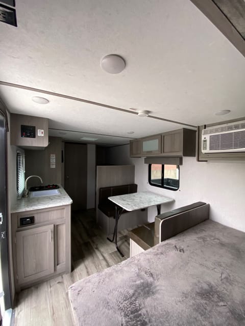 Lightweight and fully stocked! Sleeps 5 adults! Towable trailer in Riverside