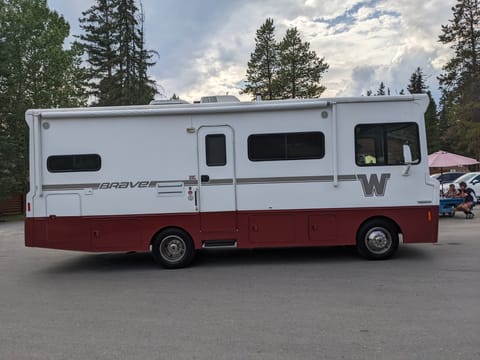 Buddy the Brave - (2015 Winnebago Brave) Vehículo funcional in Squamish