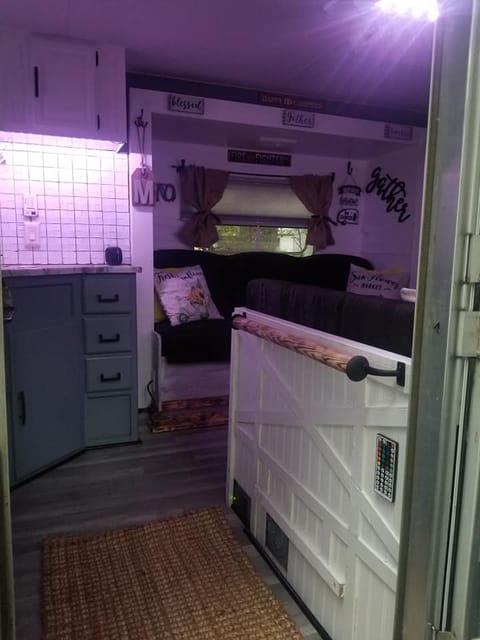 M AND R RVs 2000 Fleetwood Wilderness a cute fully remodeled cozy camper Rimorchio trainabile in Holland