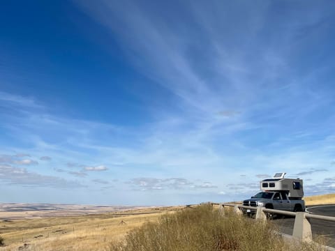 DUKE - NOMADIC RIGS DODGE RAM 3500 CUMMINS SCOUT YOHO TRUCK CAMPER Drivable vehicle in Vancouver