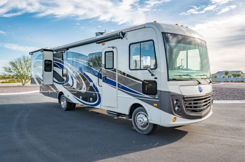 2018 Holiday Rambler Admiral Drivable vehicle in Surprise