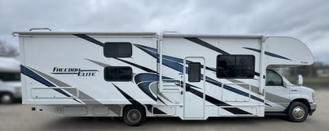 2023 Thor Motor Coach Freedom Elite 30FE Drivable vehicle in Kettering