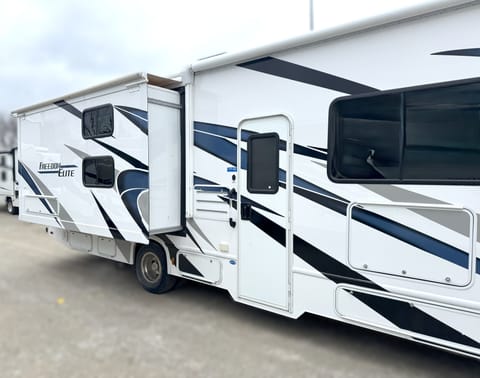 2023 Thor Motor Coach Freedom Elite 30FE Drivable vehicle in Kettering