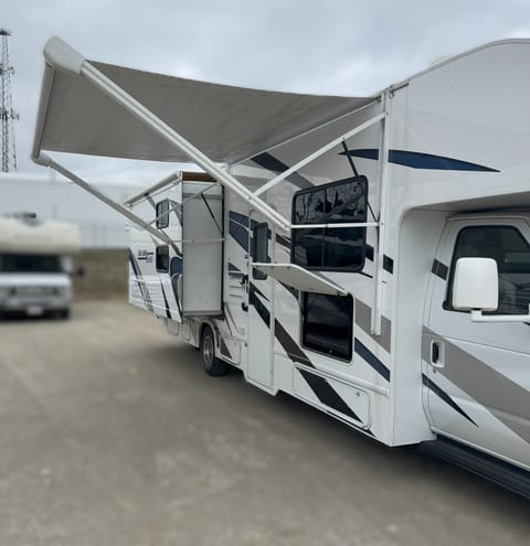 2023 Thor Motor Coach Freedom Elite 30FE Drivable vehicle in Kettering