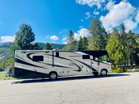 2020 Georgetown GT5 Luxury RV Drivable vehicle in Mooresville