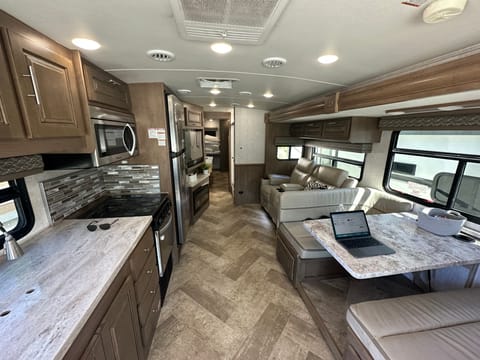 2020 Georgetown GT5 Luxury RV Drivable vehicle in Mooresville