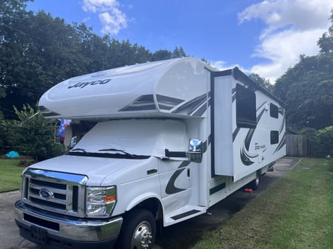 2021 Jayco Greyhawk - Perfect Family Motorhome Drivable vehicle in Scott