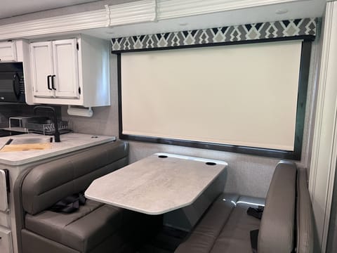 2021 Jayco Greyhawk - Perfect Family Motorhome Drivable vehicle in Scott