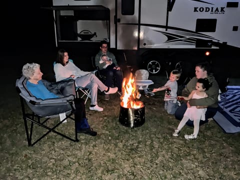 2019 Dutchmen Kodiak Ultra Lite- Delivery only Towable trailer in Crystal River