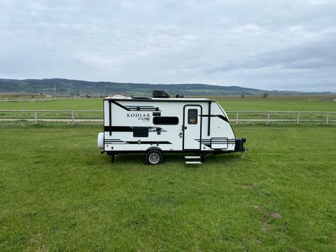 2021 Dutchmen Kodiak Cub Luxury *with Solar* Towable trailer in Rexburg