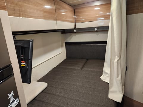 2016 Winnebago Itasca Navion 24J With Mercedes-Benz Sprinter chassis Drivable vehicle in Historic Montford