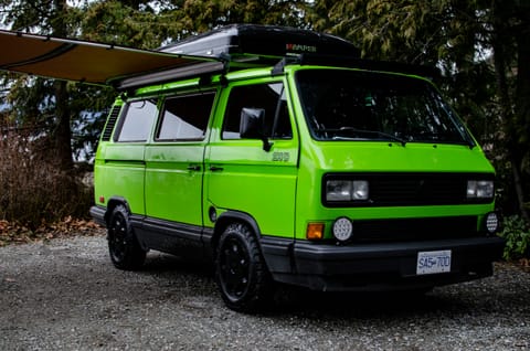 1989 VW Vanagon - Automatic w/rooftop tent - (For 6) Cámper in New Westminster