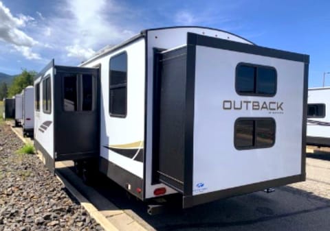 2022 Keystone RV Outback Ultra-Lite Ziehbarer Anhänger in Post Falls