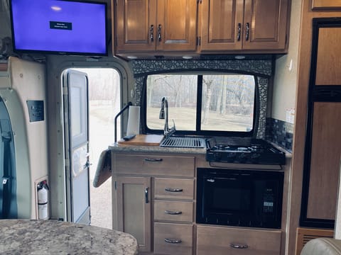 2018 Mercedes Thor Chateau Sprinter 24 HL Drivable vehicle in Troy