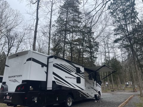 2023 Forest River Georgetown w/ Bunkhouse & Theater Seating Drivable vehicle in La Vergne