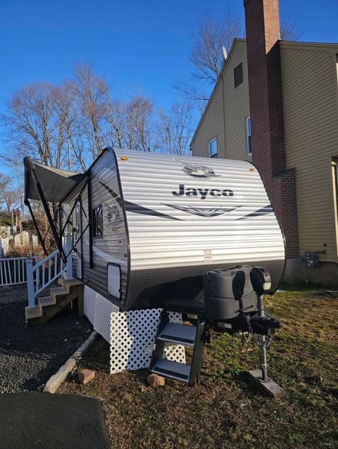 2021 Jayco Jay Flight SLX Towable trailer in Manchester