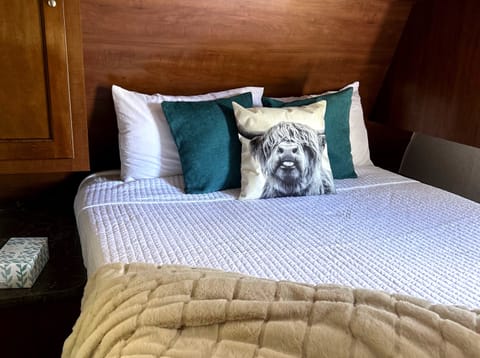 Dream Camping Experience, Full Bunkroom, HUGE Outdoor Kitchen Towable trailer in New Braunfels