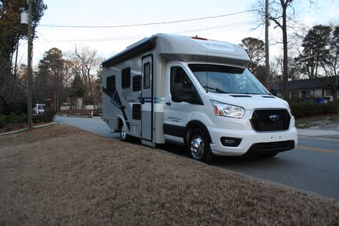 Solar Cabin 2022 Coachmen Cross Trail 21XG "Sunny" Drivable vehicle in North Druid Hills