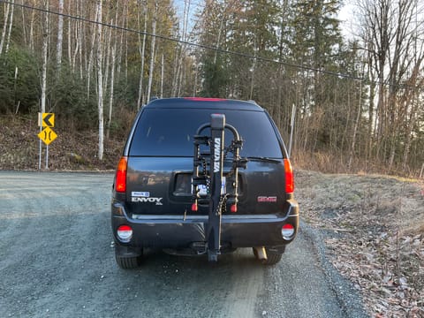 Yakima Bike Rack that can carry 4 large bicycles 