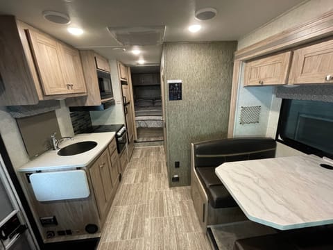 " Kootenay Dream" 2018 Forest River Sunseeker 2650S-CDW (Winter Package) Drivable vehicle in Nelson