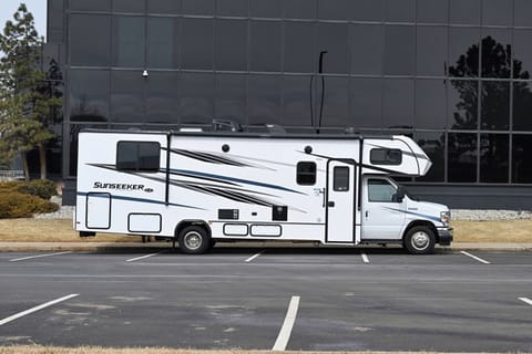 Pals Glamping in a home on the road=2022 Forest River Sunseeker LE Drivable vehicle in Aurora