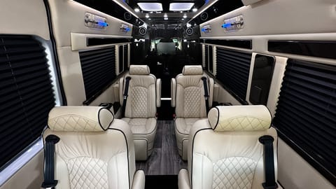 2023 Ultimate Toys Luxury Coach - 10 Passenger Mercedes Sprinter Van Fahrzeug in Northeast Columbus