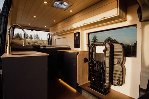 Octavia: 2022 RAM ProMaster Fahrzeug in Fairfax