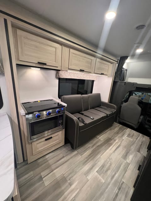 2024 Forest River Sunseeker 3250  (9B) Drivable vehicle in Milwaukie