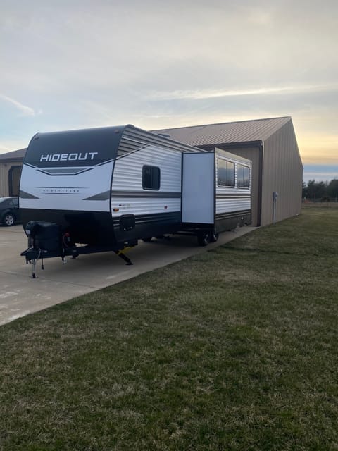 2023 Keystone hideout 29dfs modern and off grid capable Towable trailer in Lafayette