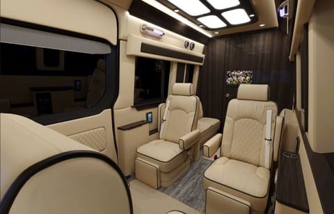 Luxury/Business 2024 SPRINTER! BEST SPRINTER IN OUTDOORSY Drivable vehicle in Fullerton