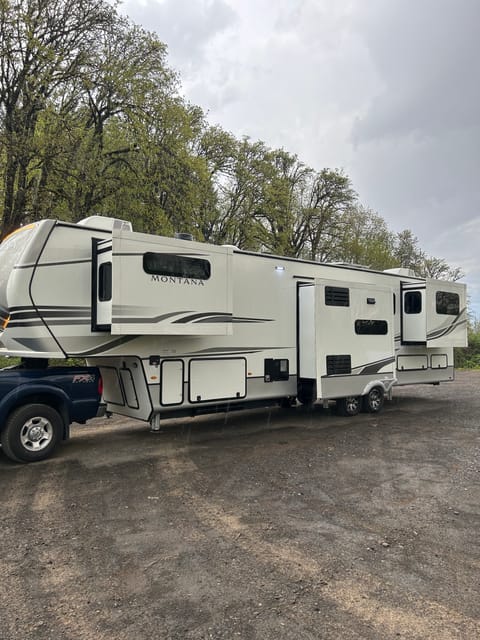 PNW Home On Wheels - 2022 Keystone Montana 3791RD Towable trailer in Clackamas County