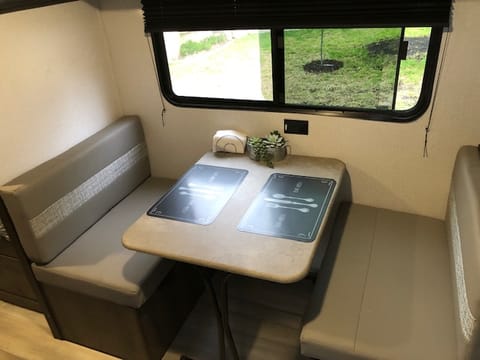 2022 Forest River Coachmen RV Clipper Ultra-Lite 17BH Towable trailer in Leon Valley