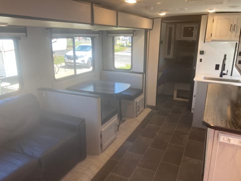 A Squared’s Royalty Rental Delivery Only Camper! Tráiler remolcable in Gulf Shores