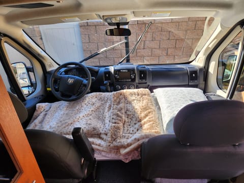 2019 Roadtrek Class B - Luxury on the Go! Book now for a perfect getaway! Véhicule routier in Menifee
