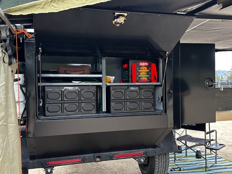 Off-Grid Trailer Towable trailer in Eastvale