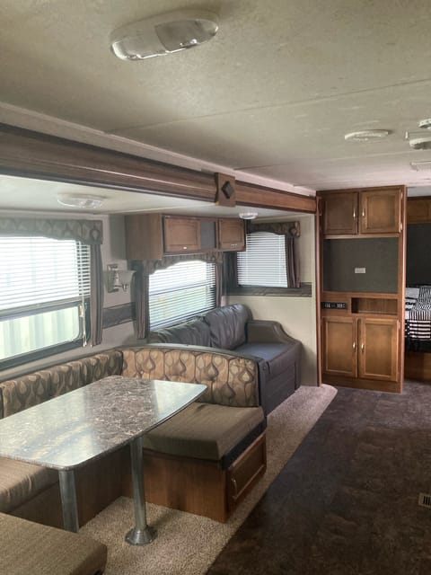 2015 Keystone RV Summerland - Perfect for large families! Rimorchio trainabile in Sioux City