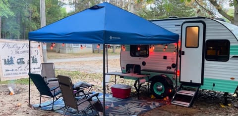 Camp WTF … 2020 Sunset  Sunray 149 Retro, fun! Towable trailer in Wausau