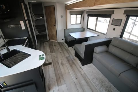 2022 Keystone RV Springdale -Tv, fireplace and outdoor kitchen (kayaks opt) Rimorchio trainabile in Shelton