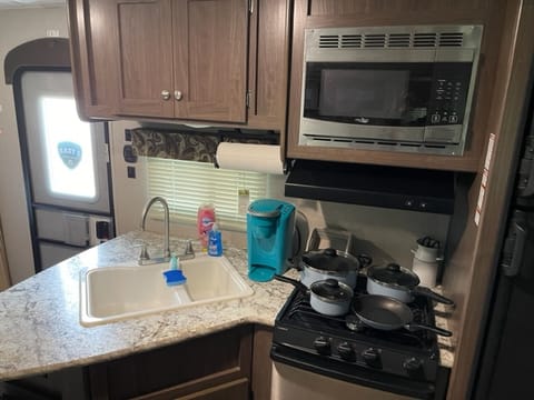 2019 Hideout 31 - includes Delivery, Ins & Fees* Towable trailer in New Braunfels