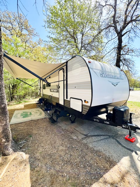 Dream Chaser | Super Spacious & Family Friendly Towable trailer in Lake Lewisville