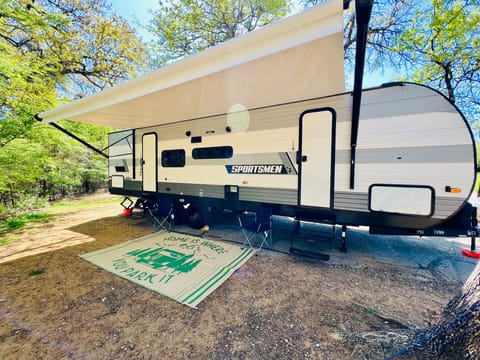 Dream Chaser | Super Spacious & Family Friendly Towable trailer in Lake Lewisville