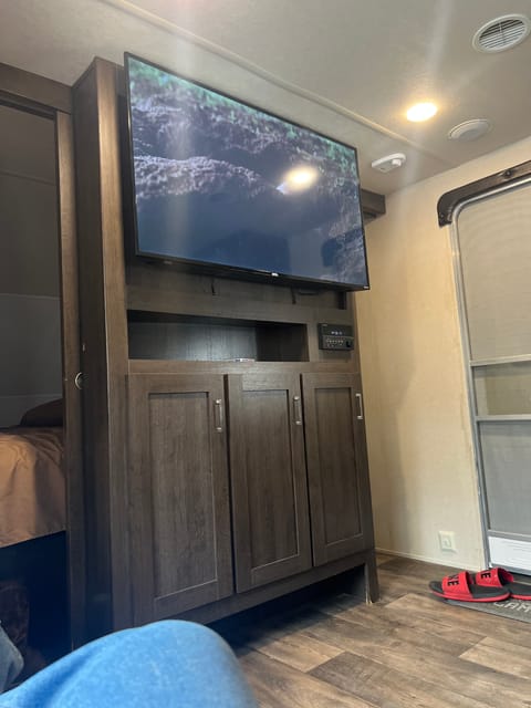 2018 Forest River Salem Cruise Lite 30 ft sleeps  6 easily Reboque rebocável in Reed Creek