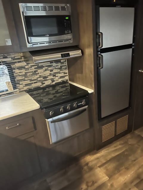 2018 Forest River Salem Cruise Lite 30 ft sleeps  6 easily Tráiler remolcable in Reed Creek