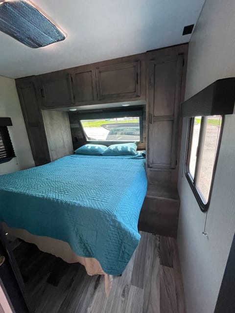 2021 Venture Sporttrek - FULLY LOADED- Bunkhouse - Sleeps 8 Towable trailer in Chesapeake