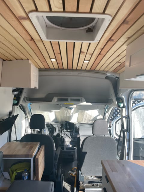 2020 Ford Custom Transit Reisemobil in Van Nuys