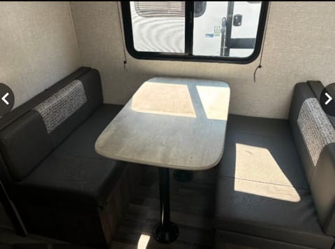 The ZEN Zinger Travel Trailer -Like New! Towable trailer in Shawnigan Lake