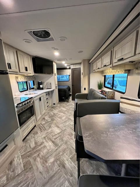 2021 Forest River Sunseeker CARRIAGE ESTATES RV Drivable vehicle in London