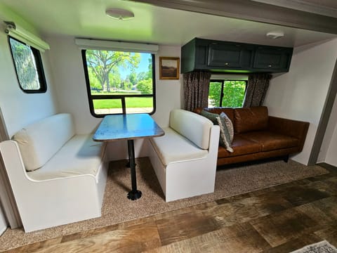 2017 Crossroads RV Z-1 Pet Friendly and Half ton Rated Rimorchio trainabile in Ottawa