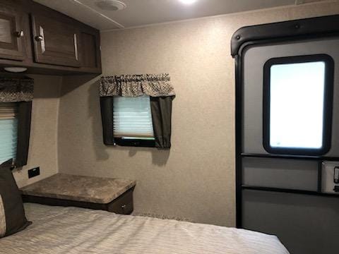 2018 Forest River Rockwood Ultra Lite Towable trailer in Derry