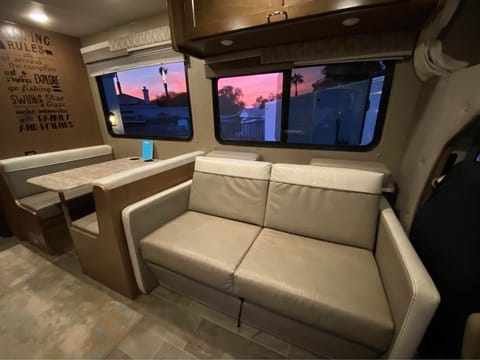 EDC Bookings Allowed - 2019 Winnebago Drivable vehicle in Las Vegas Strip